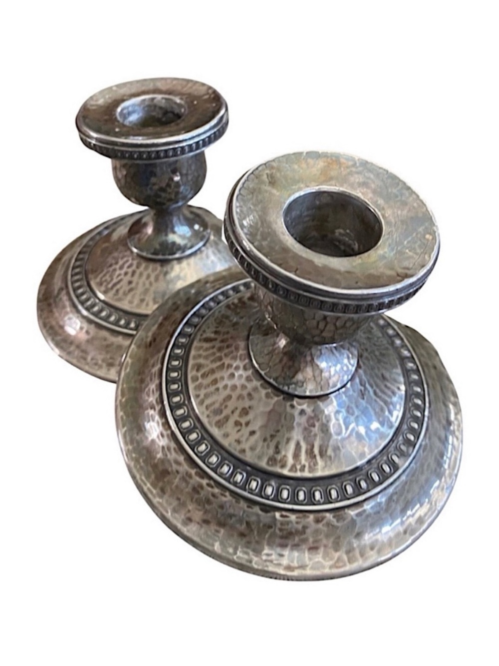 Vintage Derby SP Co WM Mounts 2509 Hammered Silver Plate Candle Holder Pair Set